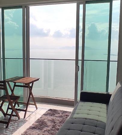 Infinite Seaview With Penang Bridge Suite With Sunrise Up To 11 Person 바얀레파스 외부 사진