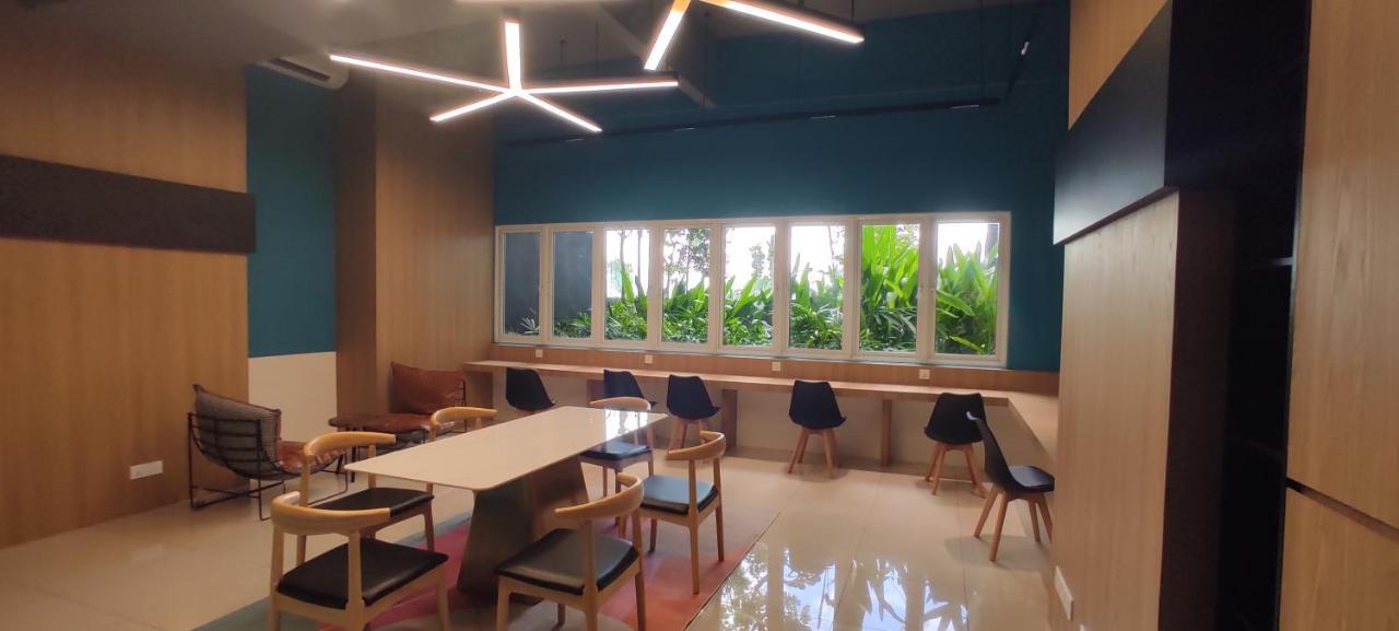 Infinite Seaview With Penang Bridge Suite With Sunrise Up To 11 Person 바얀레파스 외부 사진