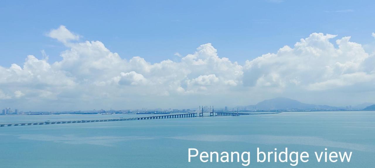 Infinite Seaview With Penang Bridge Suite With Sunrise Up To 11 Person 바얀레파스 외부 사진