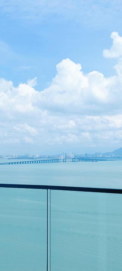 Infinite Seaview With Penang Bridge Suite With Sunrise Up To 11 Person 바얀레파스 외부 사진