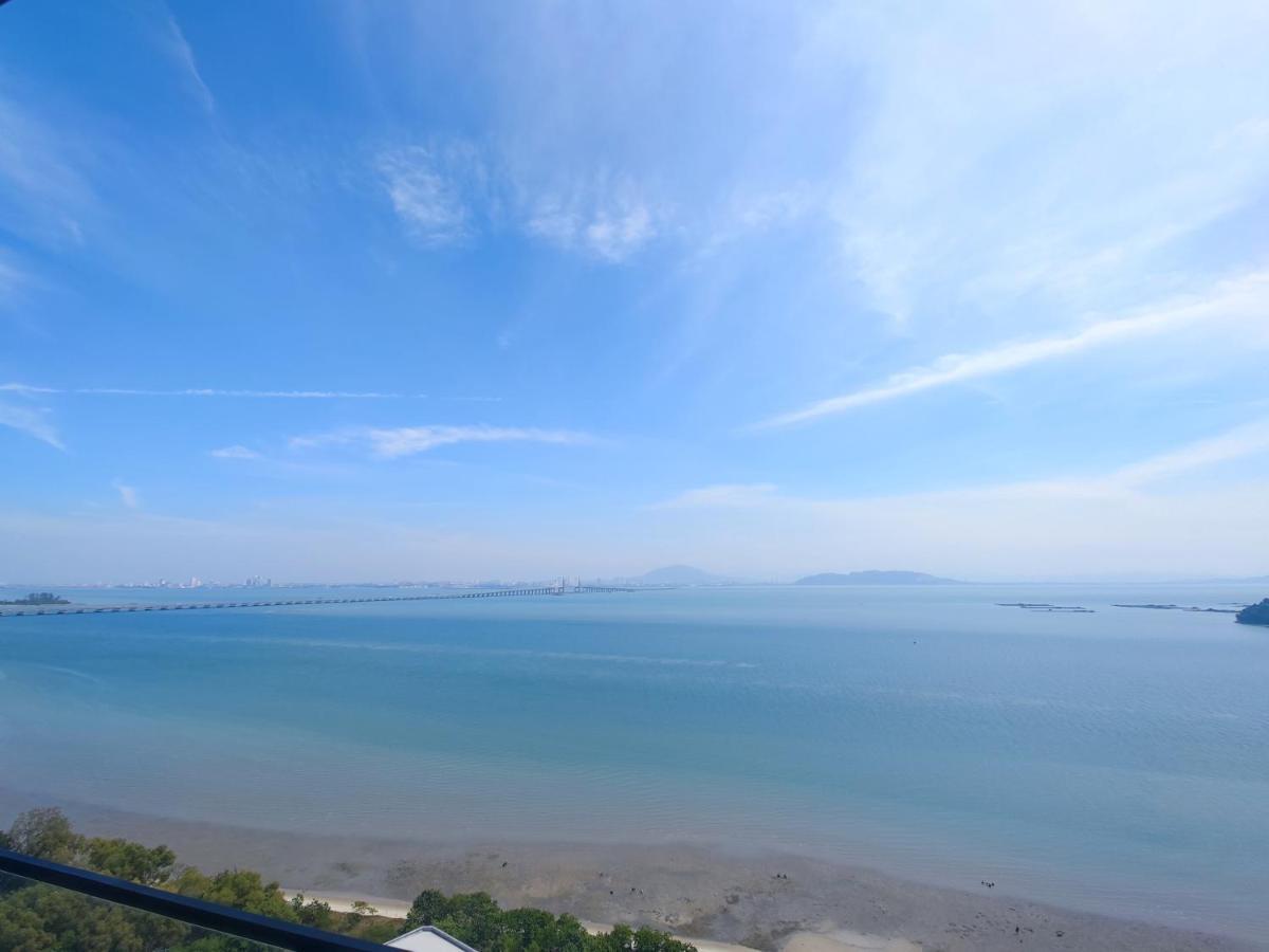 Infinite Seaview With Penang Bridge Suite With Sunrise Up To 11 Person 바얀레파스 외부 사진