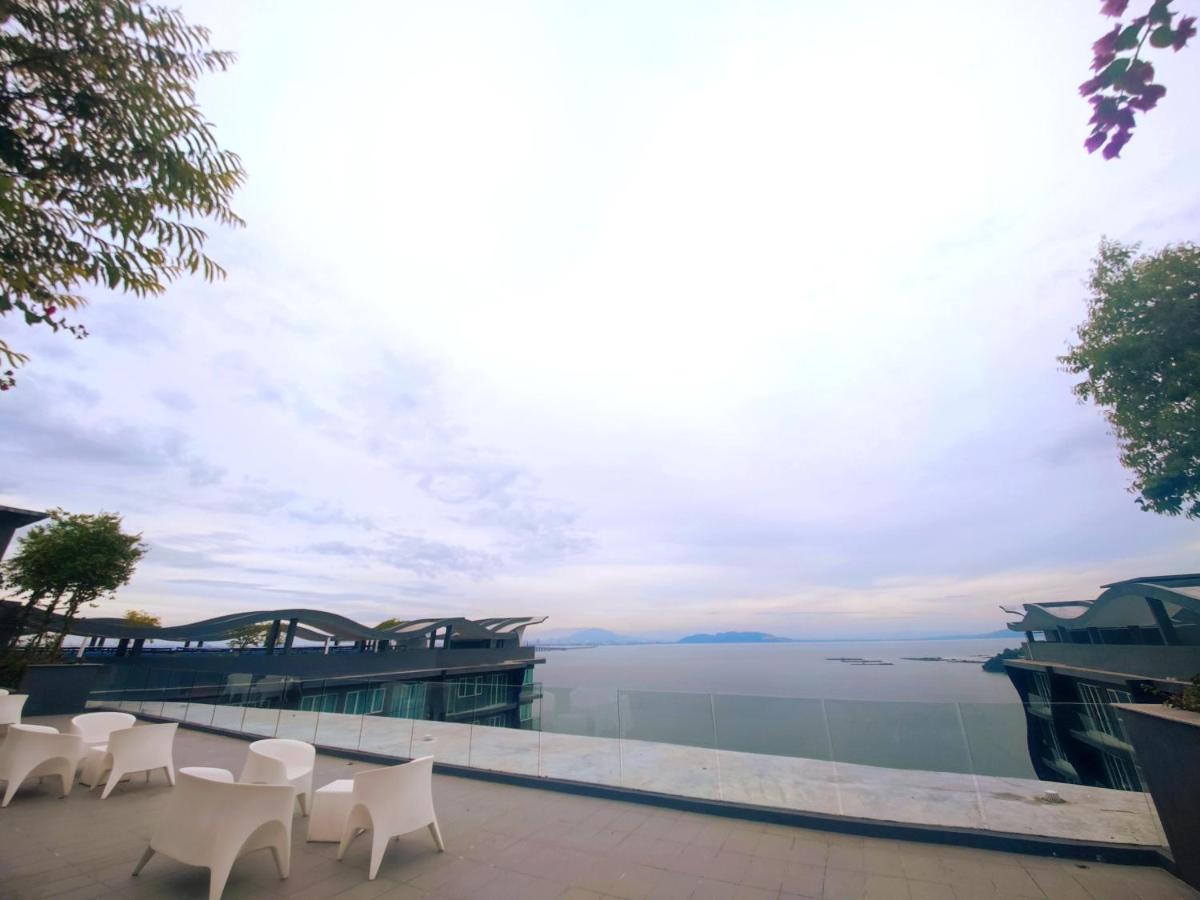 Infinite Seaview With Penang Bridge Suite With Sunrise Up To 11 Person 바얀레파스 외부 사진